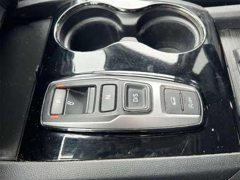 Used 2017 Honda Pilot Touring image 32