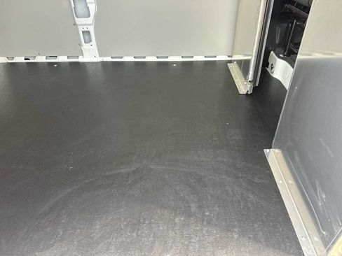 Used 2025 RAM ProMaster 2500 w/ Convenience Group FWD image 16