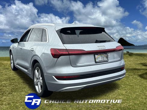 Used 2019 Audi e-tron Premium Plus image 5