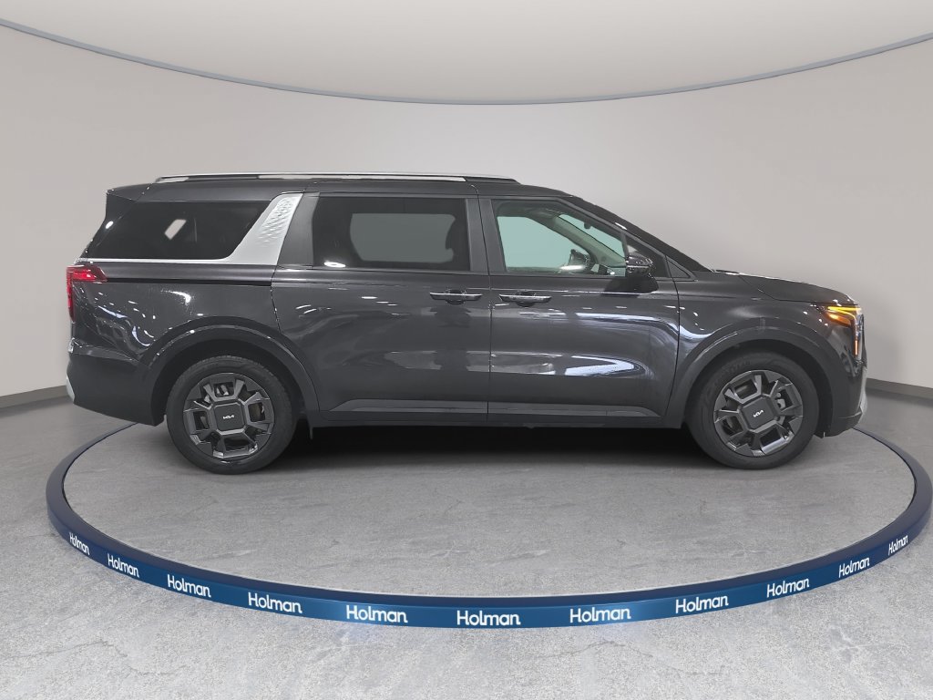 Used 2025 Kia Carnival EX FWD image 5