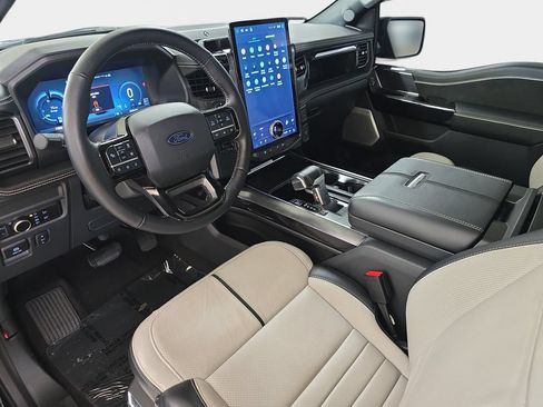 Used 2025 Ford F150 Lightning Platinum AWD/4WD image 19