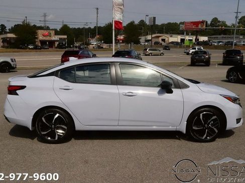 New 2025 Nissan Versa SR w/ Trunk Package image 4