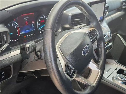 Used 2023 Ford Explorer XLT RWD image 10