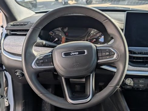 Used 2024 Jeep Compass Latitude AWD/4WD image 37