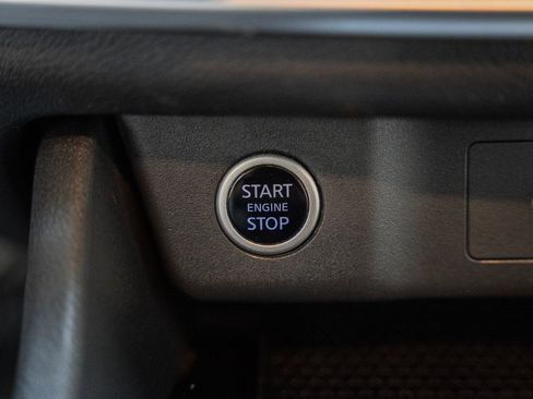 Used 2021 Nissan Rogue SV w/ Premium Package image 29