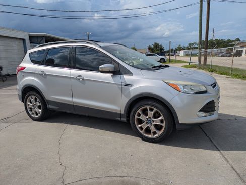 Used 2013 Ford Escape SEL FWD image 2
