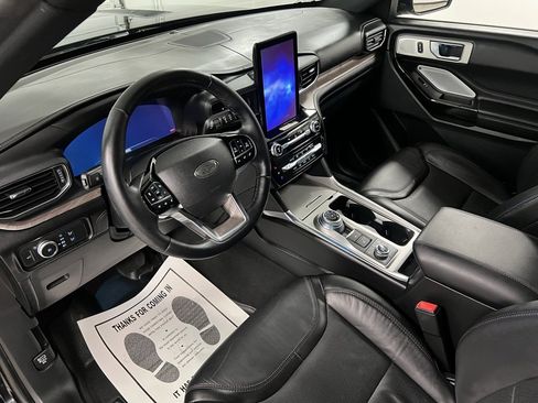 Used 2022 Ford Explorer Platinum w/ Equipment Group 601A image 22