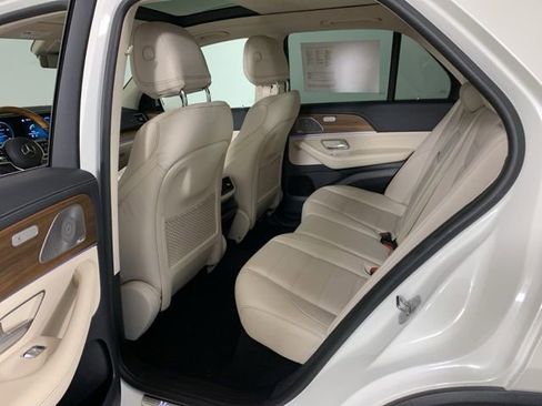 Used 2021 Mercedes-Benz GLE 450 4MATIC image 32