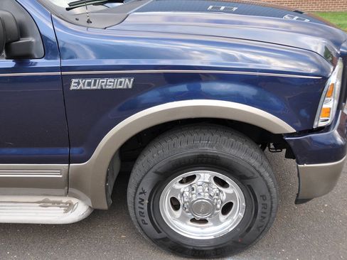 Used 2005 Ford Excursion Eddie Bauer RWD image 38
