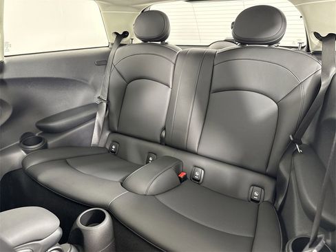 Used 2019 MINI Cooper 2-Door Hardtop image 21