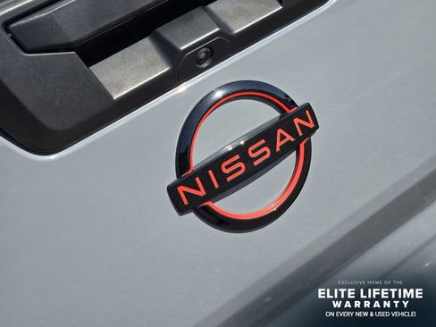 Used 2023 Nissan Frontier Pro-X w/ Pro Convenience Package RWD image 8