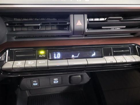 Used 2024 Toyota Prius Prime FWD image 26