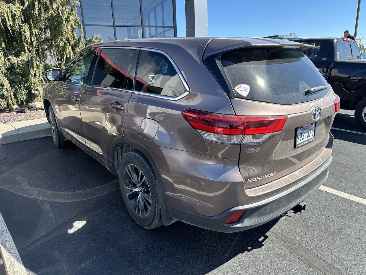 Used 2017 Toyota Highlander LE AWD/4WD image 8