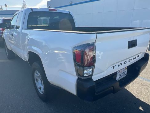 Used 2022 Toyota Tacoma SR RWD image 6