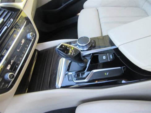 Used 2019 BMW 530i xDrive image 19