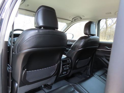 Certified 2023 Jeep Grand Cherokee Limited image 25