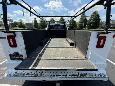 Used 2018 RAM 3500 Tradesman w/ Chrome Appearance Group AWD/4WD image 5