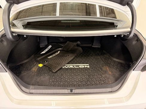 Used 2019 Toyota Avalon Limited w/ All Weather Liner Package FWD image 24