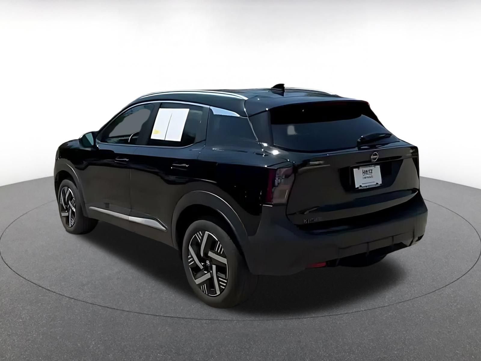 Used 2026 Nissan Kicks SV w/ Cold Weather Package FWD image 10