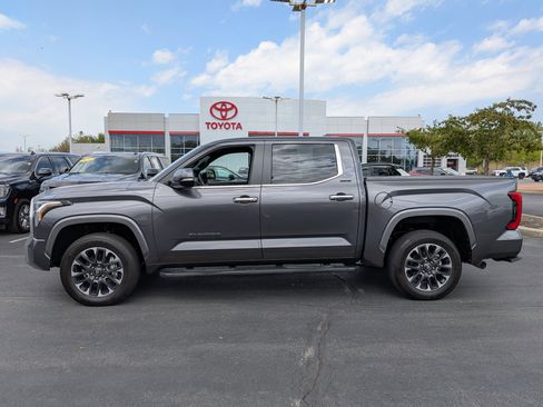 Used 2025 Toyota Tundra Limited AWD/4WD image 5