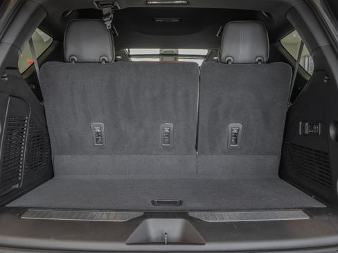 Used 2023 GMC Yukon Denali Ultimate image 34