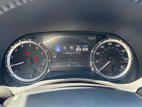 Used 2025 Toyota Highlander LE FWD image 38