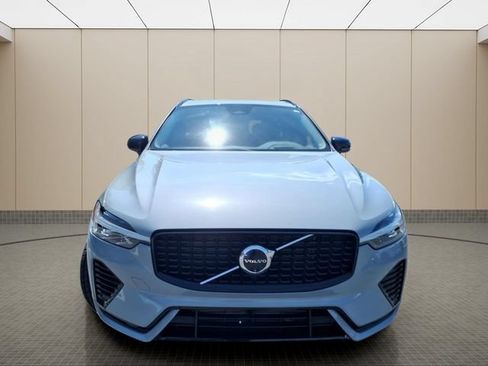 Used 2024 Volvo XC60 T8 Ultimate w/ Protection Package Premier AWD/4WD image 4