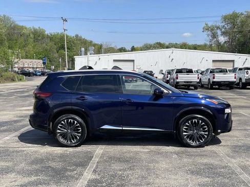 Used 2026 Nissan Rogue Platinum w/ Platinum Premium Package AWD/4WD image 2