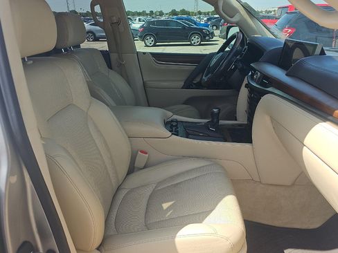 Used 2018 Lexus LX 570 4WD w/ Luxury Package image 5