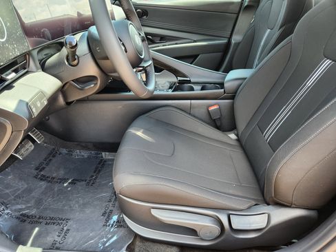 New 2025 Hyundai Elantra Sport image 7