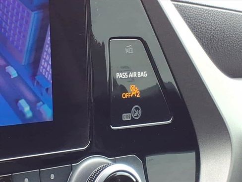 Used 2023 Toyota Highlander LE image 8