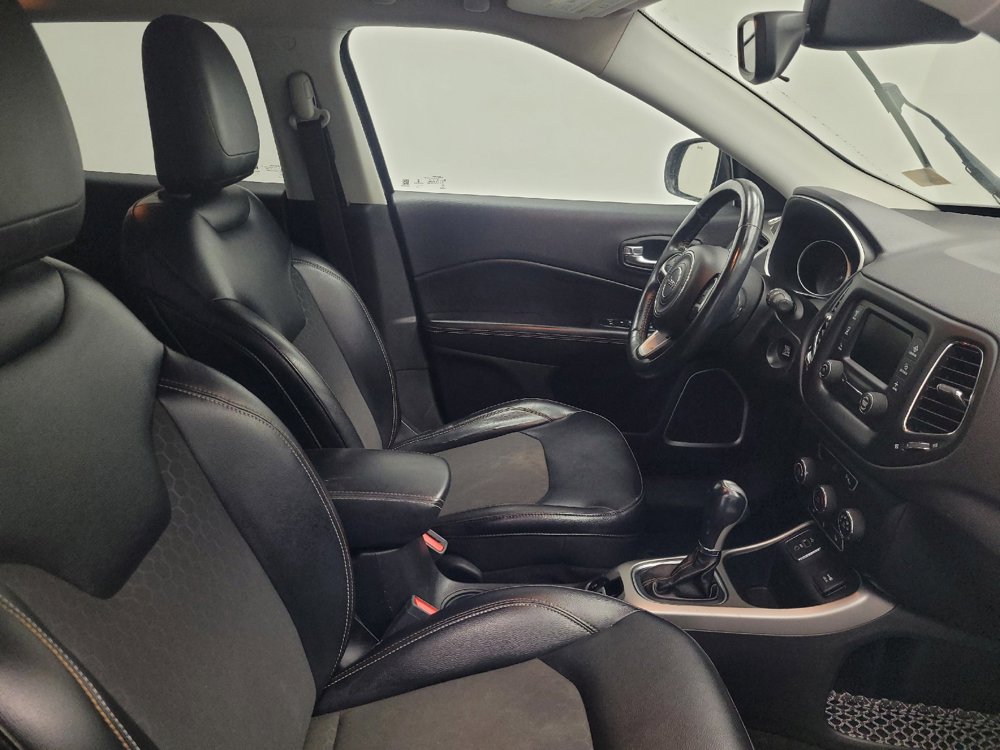 Used 2017 Jeep Compass Latitude w/ Safe & Security Group FWD image 21