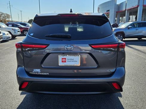 Certified 2023 Toyota Highlander L image 11