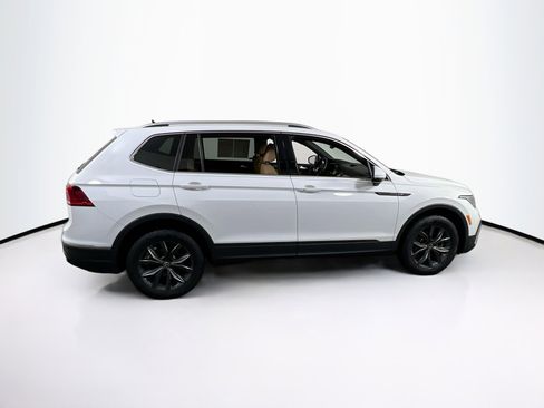 Used 2022 Volkswagen Tiguan SE image 4