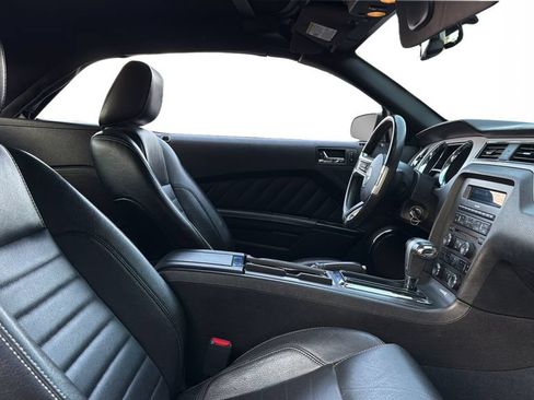 Used 2010 Ford Mustang GT Premium RWD image 11