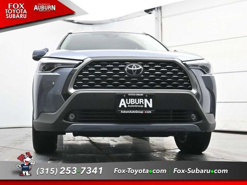 Used 2023 Toyota Corolla Cross XLE w/ Convenience Package image 21