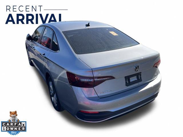 Used 2024 Volkswagen Jetta SE FWD image 4