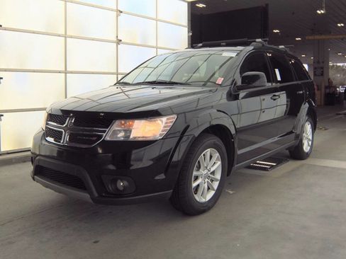 Used 2017 Dodge Journey SXT w/ Comfort/Convenience Group image 1