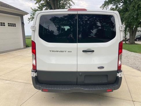 Used 2017 Ford Transit 150 XL RWD image 4