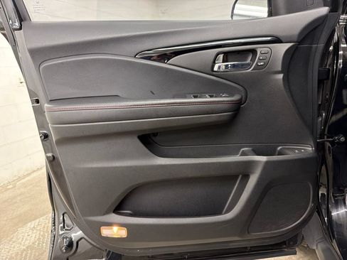 Used 2022 Honda Pilot Black Edition image 16