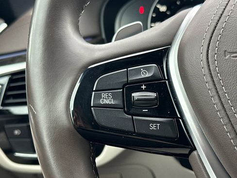 Used 2018 BMW 530e 530e iPerformance image 30