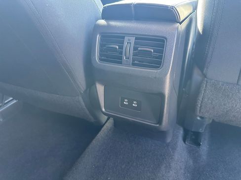 Used 2025 Nissan Rogue SV FWD image 24