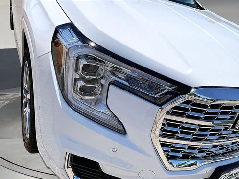 Used 2024 GMC Terrain Denali AWD/4WD image 33