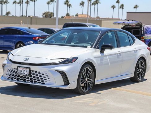 Used 2025 Toyota Camry XSE w/ Premium Package FWD image 3