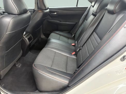 Used 2016 Toyota Camry SE FWD image 11