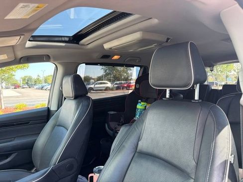 Used 2022 Honda Odyssey Elite image 9
