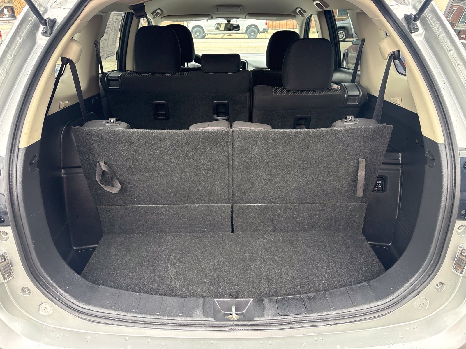 Used 2019 Mitsubishi Outlander AWD image 11