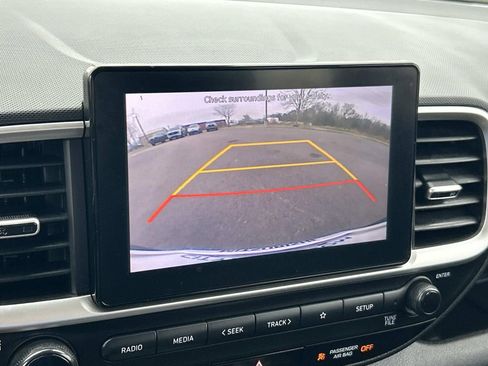 Used 2022 Hyundai Venue SE image 23