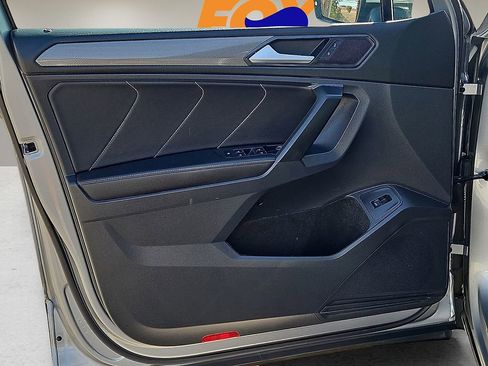 Used 2023 Volkswagen Tiguan SE image 17