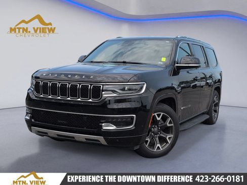 Used 2024 Jeep Wagoneer Series III AWD/4WD image 1